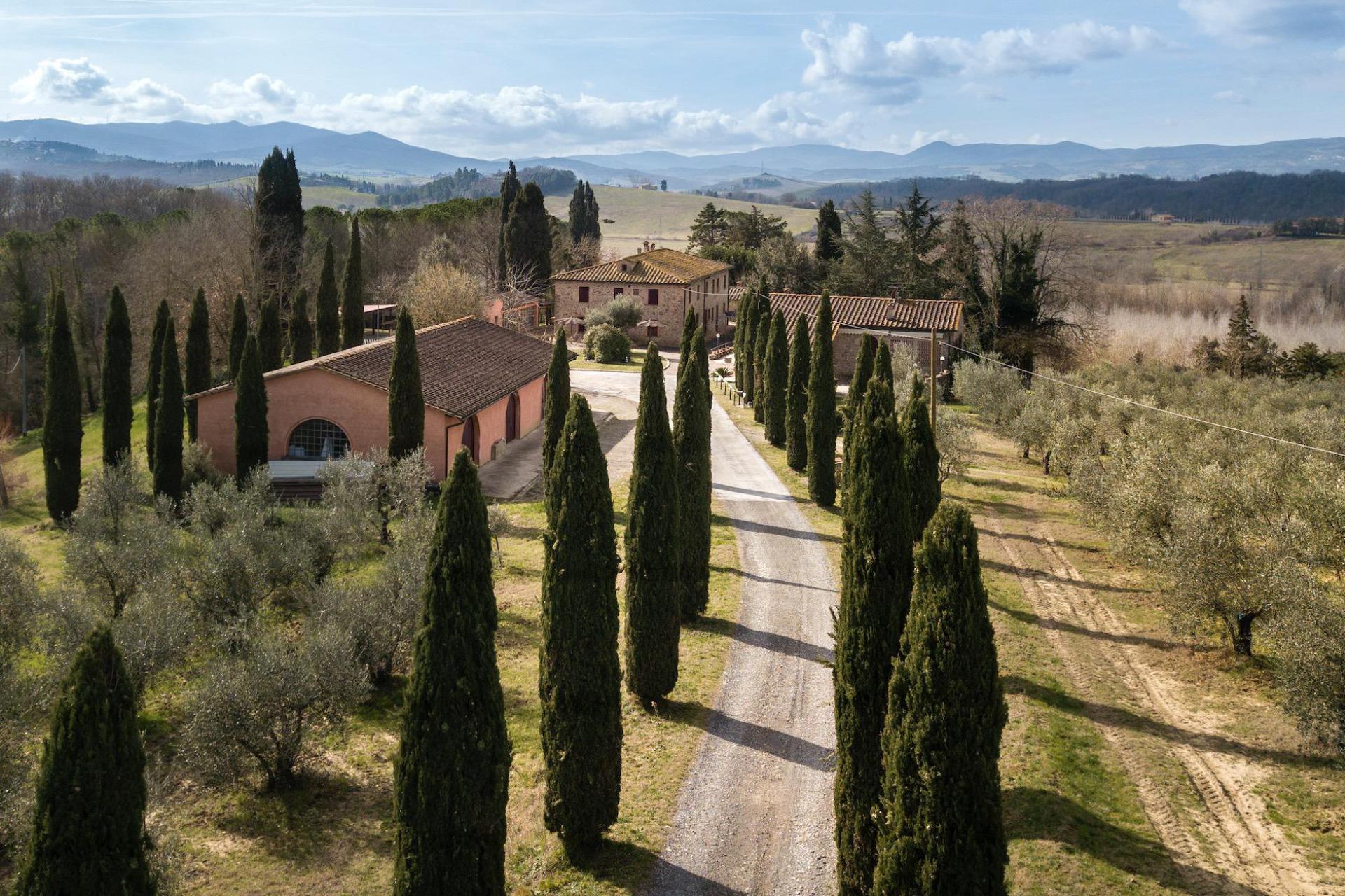 Agriturismo Toscane Agriturismo met wijnkelder in het hart van Toscane