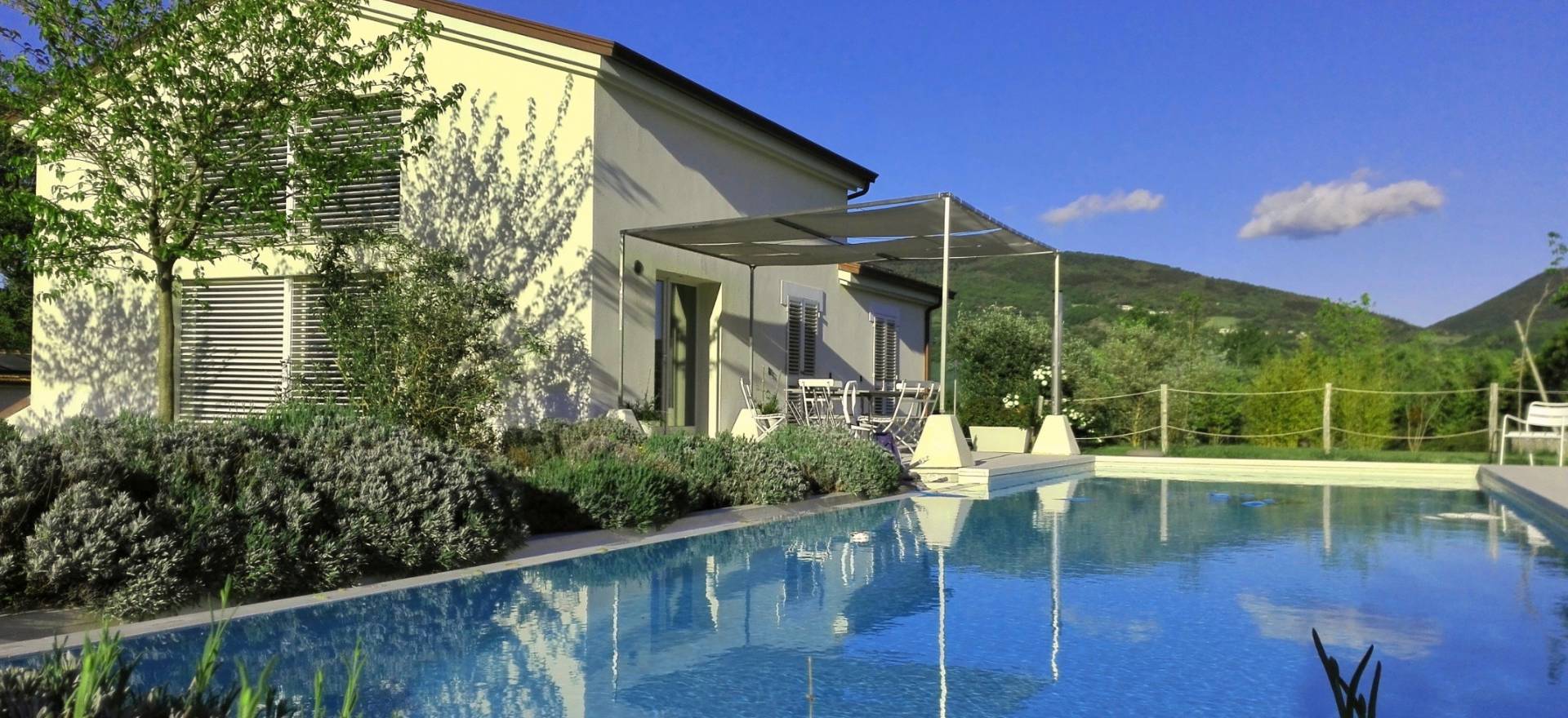 Luxe prive villa met zwembad tussen Umbrië en le Marche